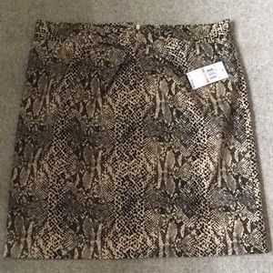 NWT!!! Michael Kors snake pattern skirt, size 14W